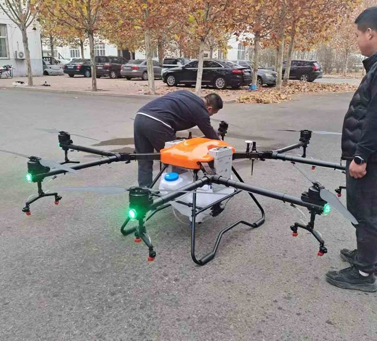 从施肥打药到高空清洁 30L/50L农用无人机如何颠覆传统作业方式